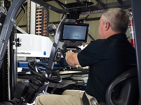 GETAC應(yīng)用于倉庫材料處理的加固計算機優(yōu)選解決方案